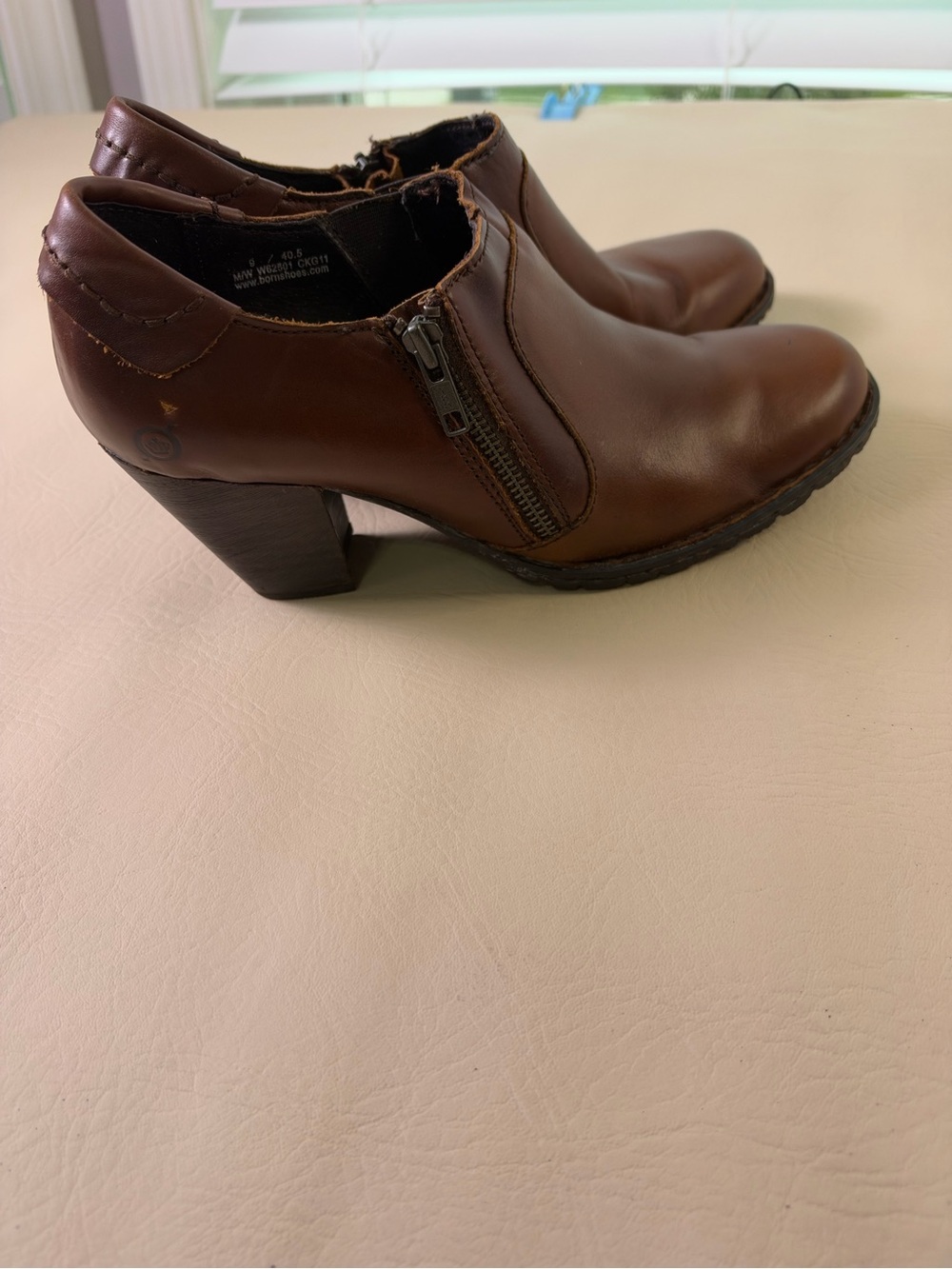 Born Womens Brown Sarella Leather Ankle Boots Booties Chunky Heels Shoes sz 9